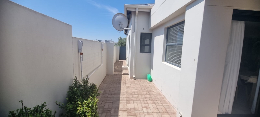 3 Bedroom Property for Sale in Calypso Beach Western Cape